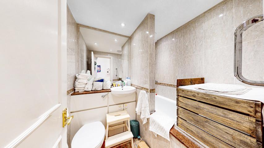 Wonderful Family Home in Hampstead Ferncroft Avenue, Hampstead